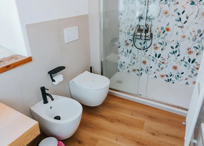 La Casa Di Betti 홈스테이 치손디발마리노