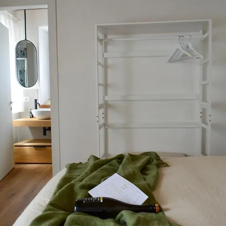 La Casa Di Betti Homestay *